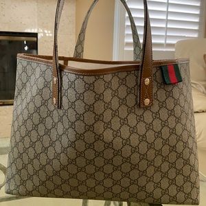 AuTHeNTiC GuCCi MoNoGrAm ToTe